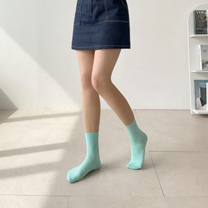 Calzini a Coste in Stile Coreano Realizzati con Filati di Poliestere di Alta Qualità - Product Image 3