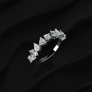 Bague demi-éternité multi-formes en diamant de 1,5 carat, nouvelle collection, diamant de laboratoire Royal Promise, couleur DE, clarté VVS-VS, certifié IGI - Product Image 4