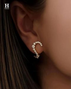 Pendientes de Oro de 14K con Diseño de Ondas y Diamantes, Fabricante de Joyería Fina de Lujo - Product Image 2