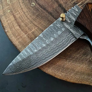 Cuchillo de Bolsillo Multifuncional de Acero de Damasco Hecho a Mano Personalizado OEM Burraq con Funda de Cuero, Regalo de Aniversario, Regalo para Padrinos de Boda - Product Image 3