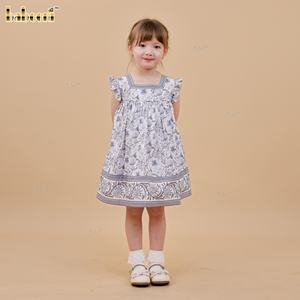 ชุดเดรสลายดอกไม้สไตล์คันไซทรงเอไลน์สำหรับเด็ก ผ้าฝ้าย 100% ตกแต่งด้วยมือแบบสม็อค เป็นมิตรต่อสิ่งแวดล้อม ODM - DR4536 - Product Image 2