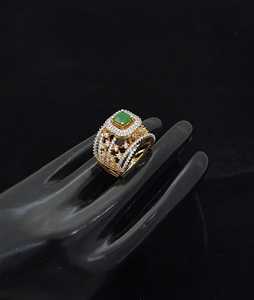 Anillo de Cóctel Elegante y Atractivo Chapado en Oro para Mujer con Piedra Redonda de Esmalte CZ, Diseño Geométrico Glamuroso para Fiestas - Product Image 2