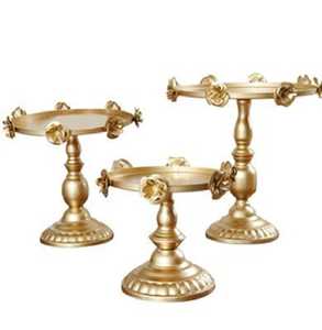 Support à dessert doré à 2 niveaux, orné d'un fin bord festonné en dentelle et d'une poignée circulaire, disponible à prix de gros. - Product Image 6