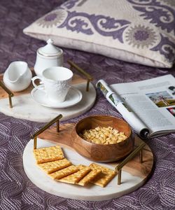Bandeja de Madera de Lujo Hecha a Mano para Servir en el Hogar y Restaurantes, Ideal para un Servicio de Alimentos Elegante y una Presentación Sofisticada Diaria - Product Image 2