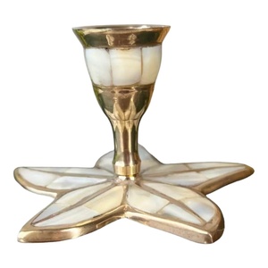 Portavelas de latón de aspecto versátil con incrustaciones de madreperla, mesa decorativa utilizada en el hogar y las fiestas, portavelas - Product Image 1