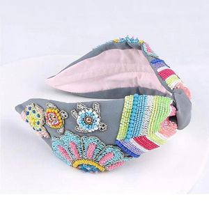 Bandeau pour cheveux brodé et perlé, avec détails artistiques faits à la main, pour femmes et filles - Product Image 1