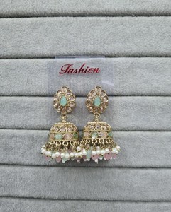 Elegantes Pendientes Jhumka Color Rosa Bebé Chapados en Oro, Pendientes Jhumki Tradicionales Indios con Perlas Incrustadas en Kundan para Mujer, Joyería Étnica - Product Image 6
