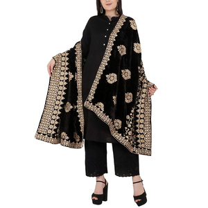 Châle en laine pour femme de qualité supérieure, design unique, tissu respirant, personnalisable, pour l'extérieur, hiver, long, carré, uni – Vente chaude - Product Image 4