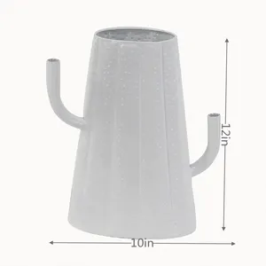 Vase à fleurs en métal moderne fait main de luxe pour la vente en gros – Contenant floral haut de gamme pour acheteurs de détail mondiaux, hôtels, restaurants et décoration intérieure - Product Image 1