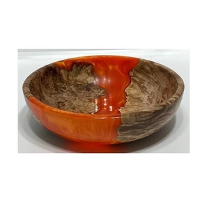 Bol en résine époxy et bois, conçu avec du bois véritable et une finition en résine lisse, pour accessoires de table haut de gamme. - Product Image 1