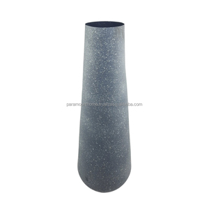 Jarrón de Flores de Hierro de Diseño de Lujo, Maceta de Metal Color Martillado para Decoración de Sala de Estar y Restaurante, Hecho a Mano - Product Image 5