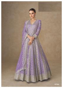 ชุดคอลเลคชั่นผ้าไหมชินนอนแท้พรีเมียม ปักลายด้วยมือ พร้อมงานปะติด - Product Image 5