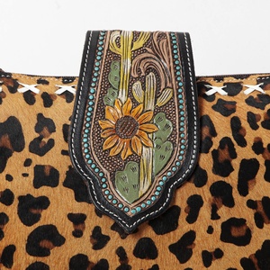   Bolso Bandolera de Cuero de Vaca Tallado a Mano con Flecos, Estilo Vaquero Occidental - Product Image 6