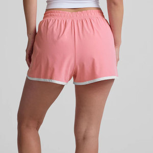 Textura transpirable con ajuste flexible, ideal para usar en la temporada de verano, para el tiempo en la playa, pantalones cortos Nora. - Product Image 4