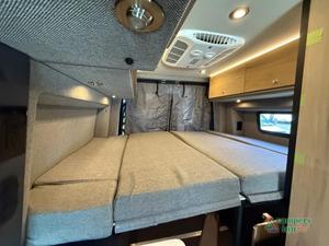 Prêt à être expédié 2023 2024 2025 Storyteller Overland Dark Mode XO VR CAMPING-CAR DIY Qualité industrielle Garantie 3 ans - Product Image 4