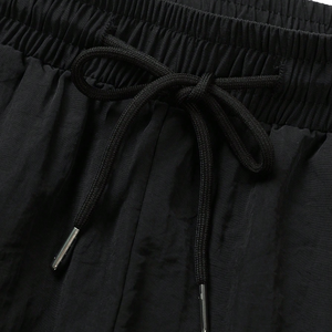 Shorts de sport pour homme, noir et blanc, à blocs de couleur, légers, pour la course, la gym, l'entraînement, décontractés, pour l'été, avec taille élastique et cordon de serrage latéral - Product Image 6