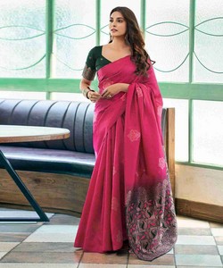 Sari de Seda Rosa con Borde Floral, Traje Tradicional Indio para Bodas, para Mujer - Product Image 1