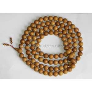 Vente en gros de perles de mala en bois de santal de type brin de 10 mm pour le chant du yoga - Product Image 2