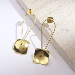 Pendientes Geométricos Chapados en Oro para Mujer |   Pendientes Cuadrados Modernos y Minimalistas, Versión de Exportación Reforzada - Product Image 3
