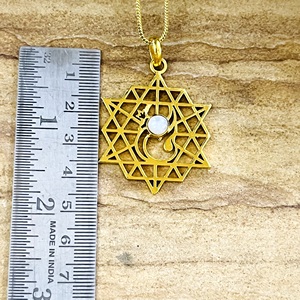 Collier ethnique en laiton avec pendentif étoile bohème très demandé pour femme, plaqué or 18 carats, motif géométrique sacré, vente en gros OEM ODM - Product Image 5