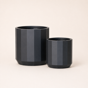 Juego de Macetas Modernas para Jardín Hieta Garden, de Fibra de Vidrio Negra, Redondas, Lisas, Cilíndricas, Decorativas para Interiores y Exteriores, en 5 Tamaños - Product Image 2