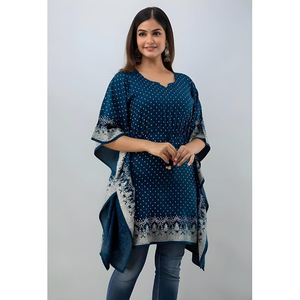 Caftán para mujer con cuello redondo, estampado, de tela de rayón - Product Image 1
