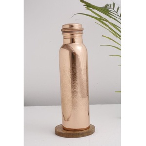 Bouteille d'eau en cuivre de style moderne, bienfaits ayurvédiques pour la santé, flacon en cuivre - Product Image 1