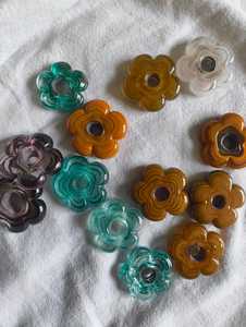 Cuentas de Vidrio con Forma de Flor, Hechas a Mano, Acabado Esmerilado, con Orificio Central, para la Creación de Joyería, Manualidades y Decoración - Product Image 4