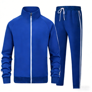 Survêtement uni tendance conçu pour un style de vie moderne, avec un tissu doux et respirant, une coupe décontractée et un look épuré et élégant pour tous les jours. - Product Image 5