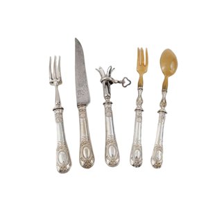 Ensemble de couverts vintage plaqué argent 5 pièces avec manche orné, couteau, fourchette, cuillère, ouvre-boîte, vaisselle de luxe pour café - Product Image 1