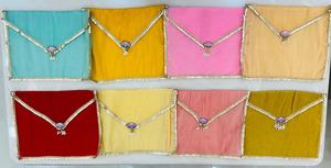 Sobres vibrantes y tradicionales hechos a mano con Gota Patti, celebración del arte indio, trabajos de Gota Patti, sobres artesanales. - Product Image 2