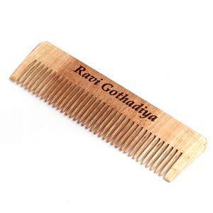 Peine de madera de Neem hecho a mano con dientes anchos para el cuidado del cabello a precio mayorista - Product Image 4
