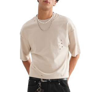 เสื้อยืดผู้ชายทรงครอปบ็อกซี่ฟิต ผ้าคอตตอน 100% หนัก 290GSM สีพื้น ปักโลโก้ได้ตามสั่ง แบบขาดรุ่ย สไตล์ฮิปฮอป - Product Image 2