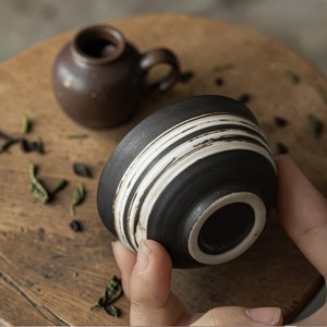 Service à thé de luxe en grès japonais Wabi-Sabi, fait main, éco-responsable, cuite au feu, pour dégustation de thé, par UO - Product Image 1