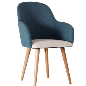 Fauteuil d'appoint bleu rembourré, best-seller, avec accoudoirs incurvés, pieds en bois et coussin de couleur ivoire. - Product Image 3