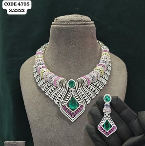 Magnifique ensemble collier et boucles d'oreilles de mariée AD, parure de collier statement en diamants américains de style royal, fournisseur de bijoux pour réceptions de mariage - Product Image 1