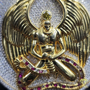 Pendentif médaillon aile d'ange Makaveli de luxe, style hip-hop, bijou tendance inspiré des célébrités, pendentif de fête brillant - Product Image 3