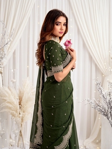 Sari de Georgette Verde Elegante de AARA Fashion con Borde Bordado para Mujer, Estilo Indio-Pakistaní, Largo hasta el Suelo, para Bodas - Product Image 4