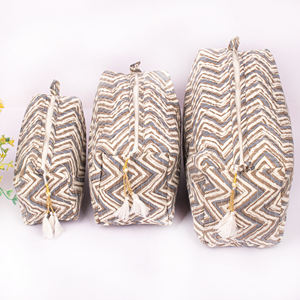 Bolsa de Maquillaje Acolchada de Gran Capacidad, Hecha a Mano, Ecológica, con Cierre de Cremallera, Estilo Moderno, para Viaje - Product Image 2