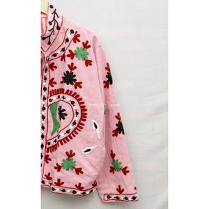 Chaqueta de Mujer de Algodón con Cuello Mandarín y Manga Larga, Bordada a Mano con Flores Rosas, Marca WOODEN BLOCK CRAFT INDIA, para Primavera - Product Image 5