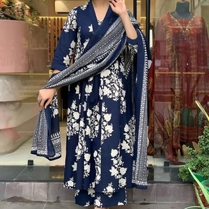 Conjunto de Kurta Azul con Estampado de Algodón, Cuello en V, Corte Ajustado, para Mujer, Estilo Moderno, con Dupatta y Pantalones, para Bodas y Fiestas, Manga Larga, Precio Bajo, Estilo Indio - Product Image 3