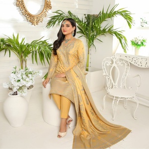 Bin Hameed Colección original Alta calidad 3 piezas Lana de melocotón Bordado pesado Descoser Trajes modernos étnicos Marca India - Product Image 2