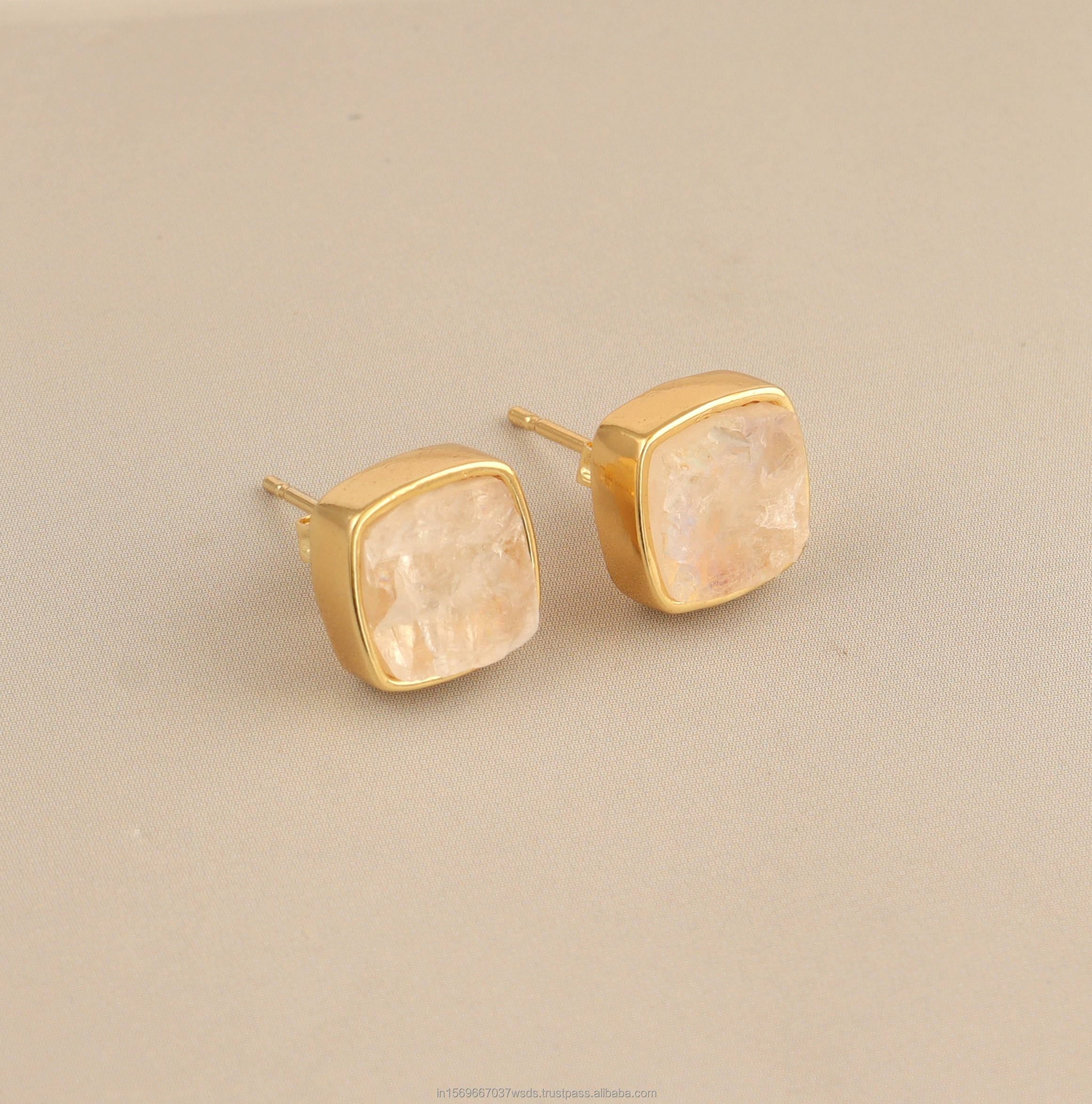 ต่างหูสตั๊ด