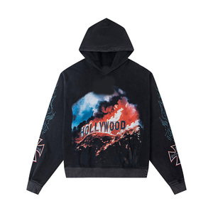 Sudadera con Capucha Roja para Hombre, Estilo Urbano Oversize, Estampado de Esqueleto Leyendo Periódico, Diseño de Llama en la Manga, Ropa de Otoño - Product Image 6