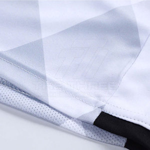 Uniforme de Fútbol Masculino Cómodo y Competitivo, Diseño Atlético Transpirable, Conjunto de Camiseta y Pantalones Cortos Ligeros, Servicio OEM Personalizable - Product Image 5