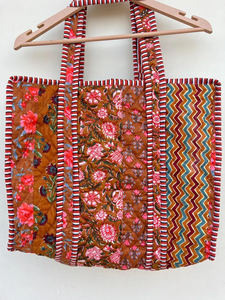Sac fourre-tout matelassé léger en gros, grande capacité, en coton, sac à bandoulière pour femme, toutes saisons, fabriqué au Rajasthan - Product Image 3