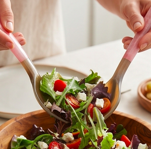 Ensemble de 2 couverts en résine rose simple avec manche en corne, cuillère et fourchette, pour la table, la vaisselle, le service de salade et les mariages - Product Image 6