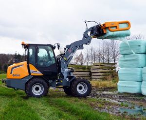 Versátil Giant G3500 disponible con motor de 50 caballos de fuerza, transmisión hidrostática, estructura robusta y operación eficiente en el campo, en venta. - Product Image 4