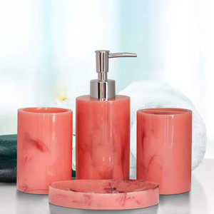 Elegante Juego de Accesorios de Baño de Resina Blanca, Fácil de Limpiar, Rectangular, de Cuatro Piezas - Product Image 4