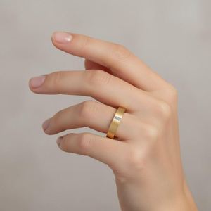 Bague de mariage unisexe en moissanite taille baguette, en argent sterling 925, sertie clos, plaquée or jaune, certifiée par un tiers - Product Image 3